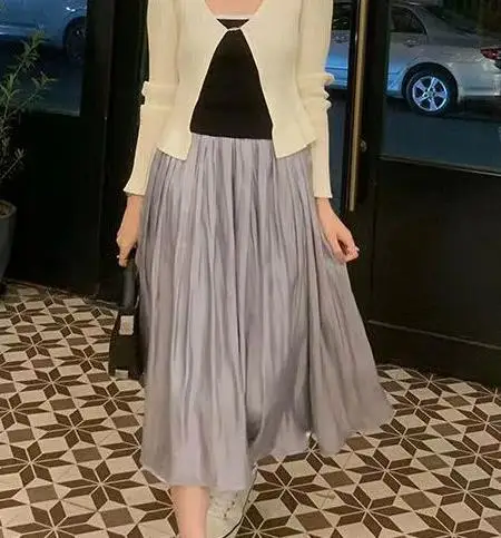 Upgrade Your Wardrobe With Our Spring And Autumn Half Length Pleated Skirt - Featuring Pearlescent Fabric And Elegant Pleats! 24 Kf S256690792B904F599405971A3Ee0E5C8Y