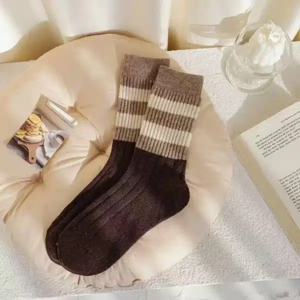 Cozy And Durable: The Ultimate Children'S Socks For Fall And Winter Sports - Image 6