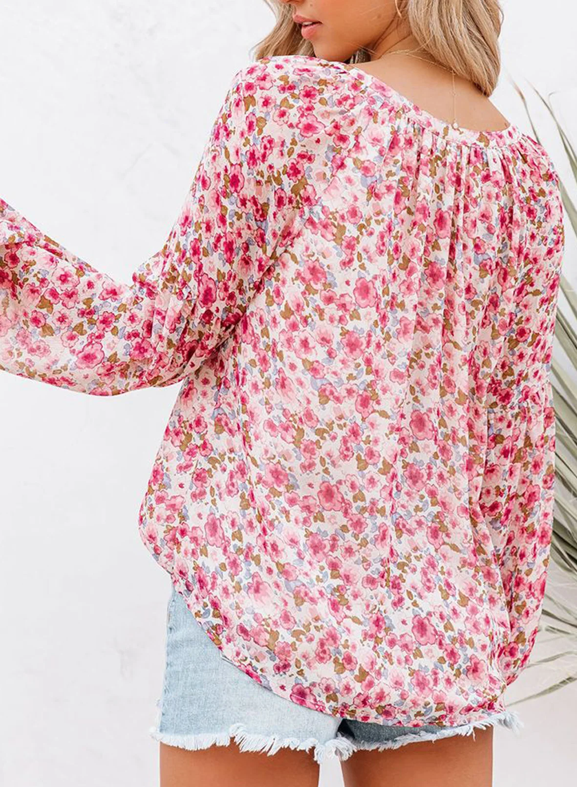 Stylish And Chic: Women'S V-Neck Chiffon Shirt With Lantern Sleeves And Blood Floral Print 44 Undefined