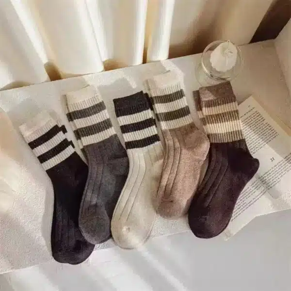 Cozy And Durable: The Ultimate Children'S Socks For Fall And Winter Sports
