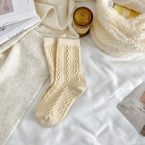 5Prs-White Cashmere Women'S Twist Thickened Retro Medium Tube Socks Postpartum Confinement Socks - Image 11