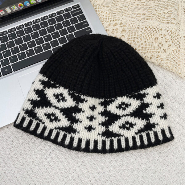Retro Wool Hat Autumn And Winter Women'S Warm Ear Protection Versatile Face Small Color Matching Warm Knitted Bucket Hat - Image 6